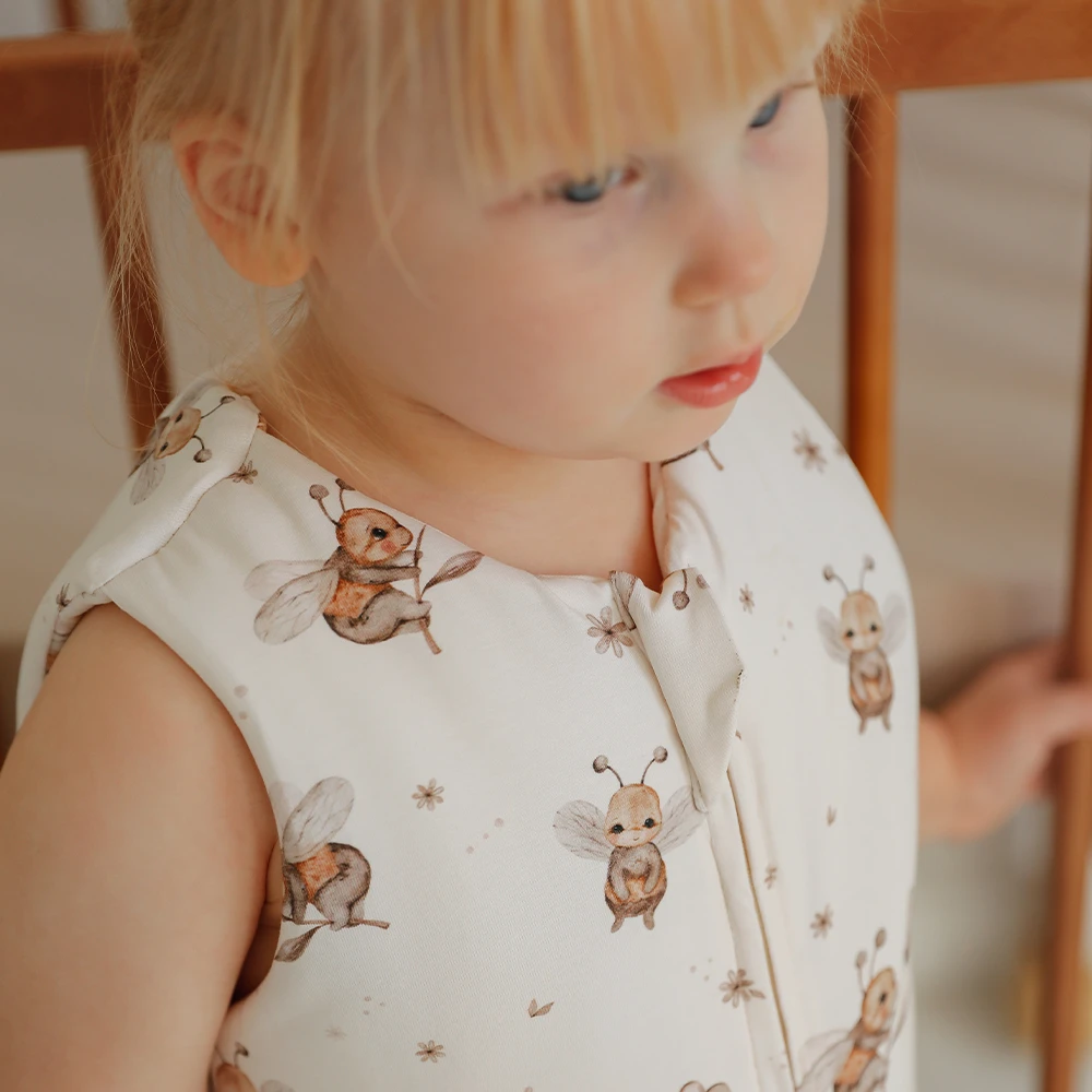 Sleeping-bag-with-legs-winter-for-kids-2.5-TOG-bees-champagne-Waldin